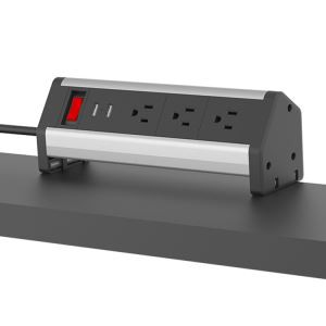 Tomada de energia montada em mesa